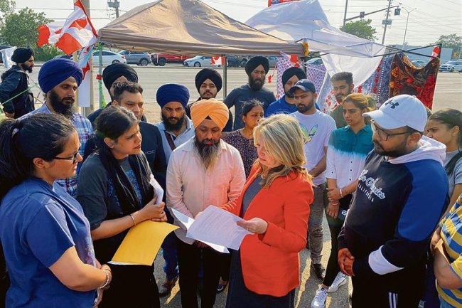 Reveals 'Admission Fraud' Gangs Amidst Indian Students' Deportation in Canada