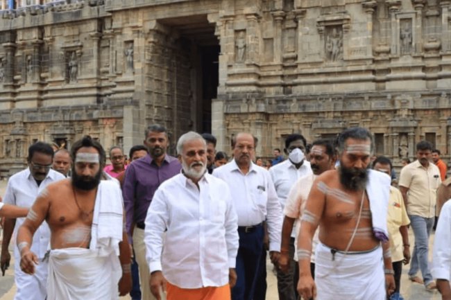 1 Priests Arrested for Obstructing Government's Duty at Nataraja Temple: Unveiling the Podhu Dikshitars and the Controversy