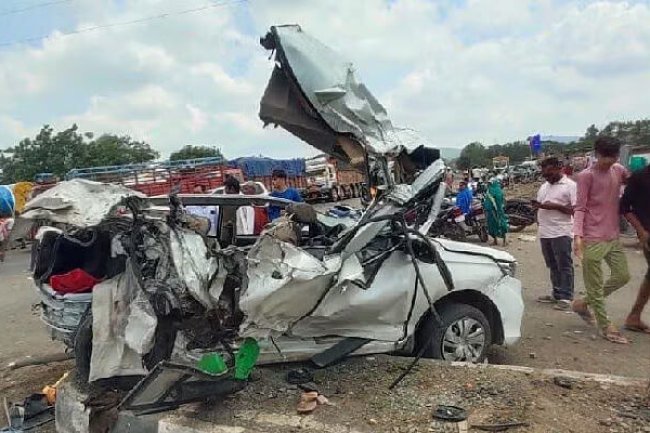 Tragic Accident in Maharashtra Claims Lives and Injures Many