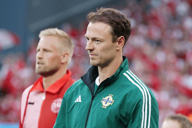 Jonny Evans rejoins Manchester United for pre-season tour