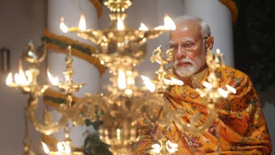 Live: PM Modi Lights 'Ram Jyoti' for Ayodhya Ram Mandir